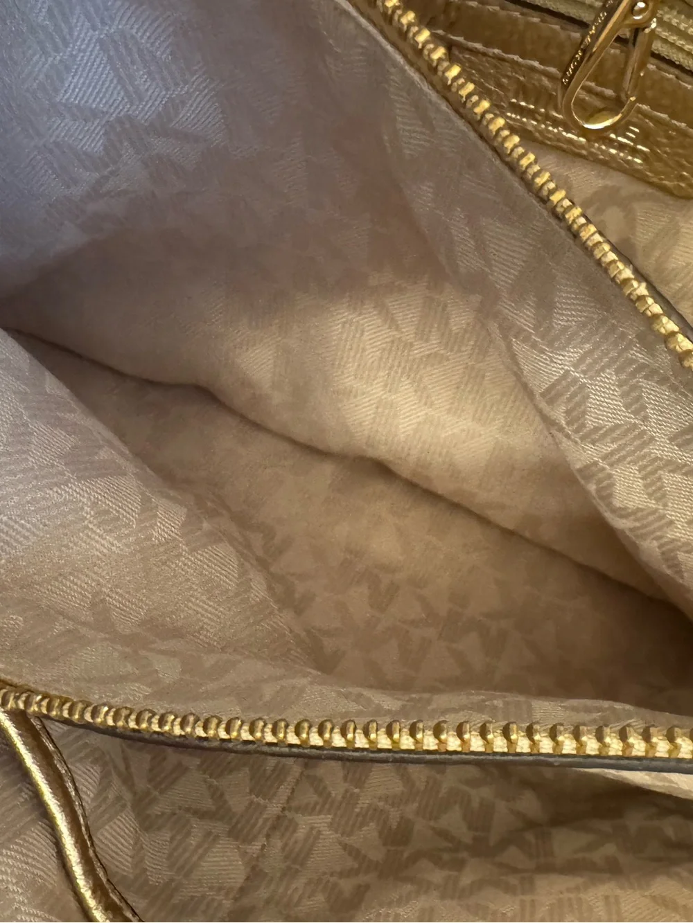 Michael Kor  Straw Rosalie Convertible Satchel. Missing the shoulder strap. - Picture 6 of 16